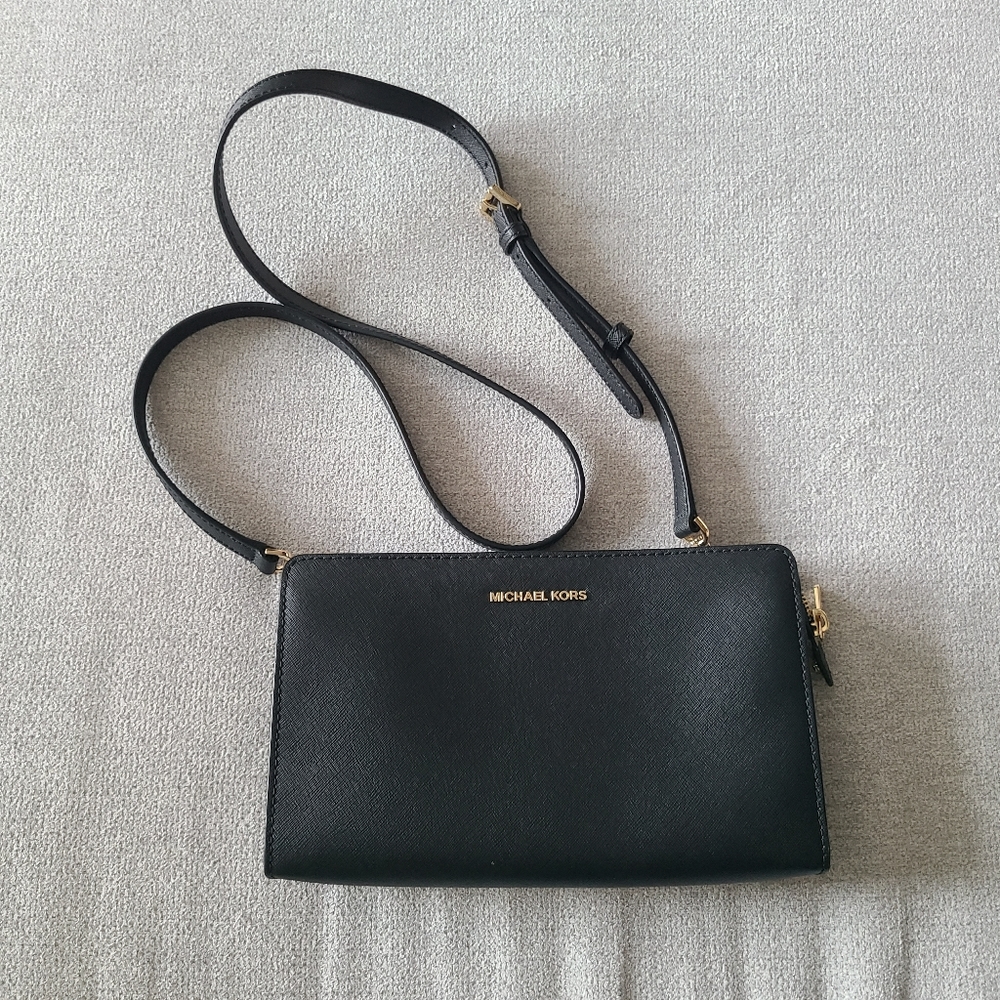 MICHAEL KORS JET SET CROSSBODY CLUTCH